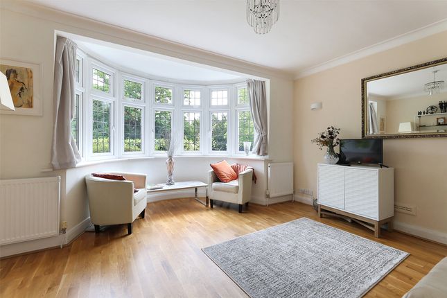 4 bed property, in Cockshot Hill, £950,000