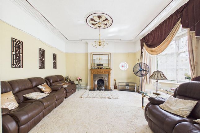 8 bed property, in Beckspool Road, £850,000