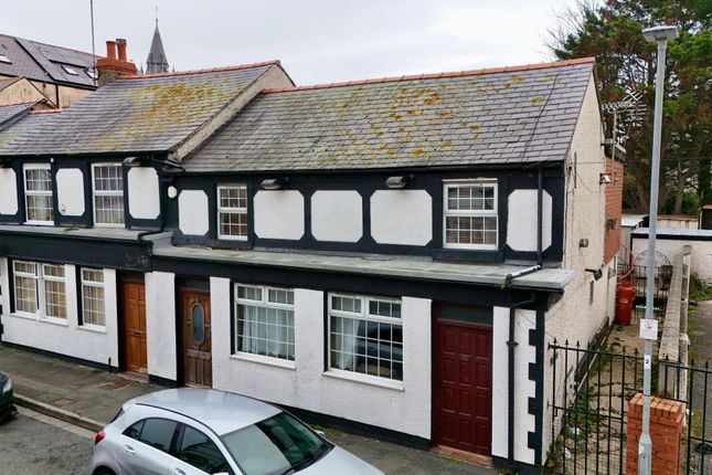 4 bed property, in White Horse Inn, £160,000
