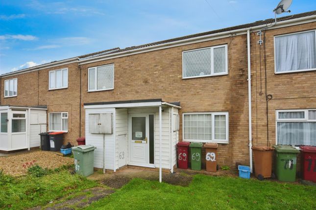 2 bed property, in Ancaster Court, £72,500