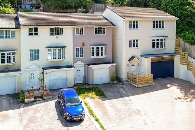 3 bed property, in Carlton Close, £250,000