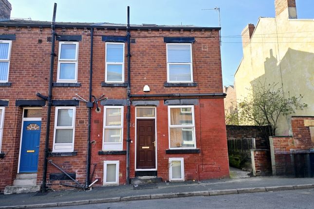 3 bed property, in Kelsall Avenue, £185,000