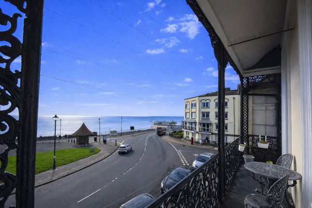 2 bed property, in Victoria Parade, £325,000