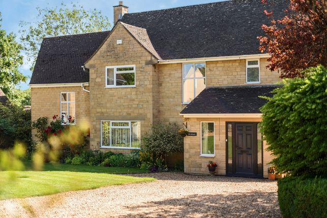 5 bed property, in Baunton Lane, £1,200,000