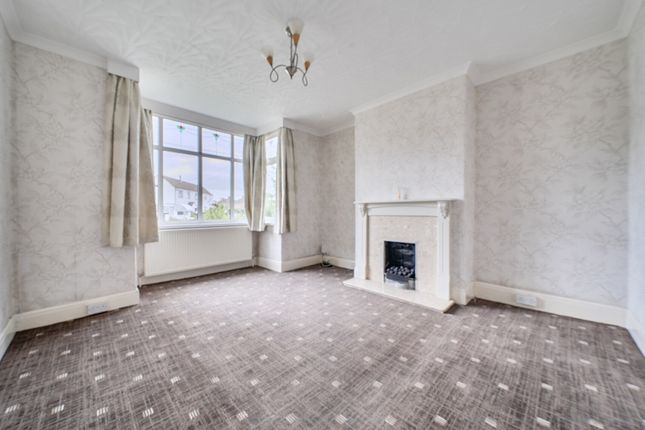 3 bed property, in Chase Road, £350,000