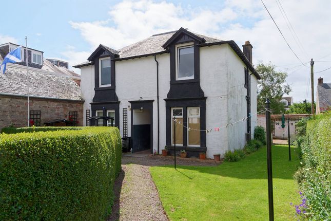 1 bed property, in West Princes Street, £40,000