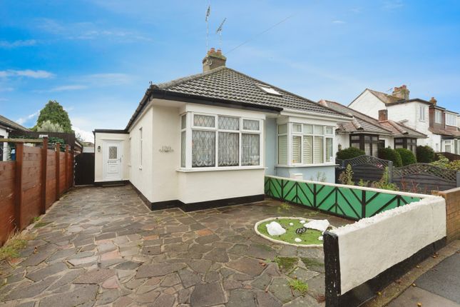 1 bed property, in North Crescent, £225,000