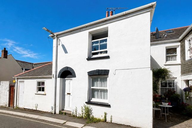 1 bed property, in Carclew Street, £185,000