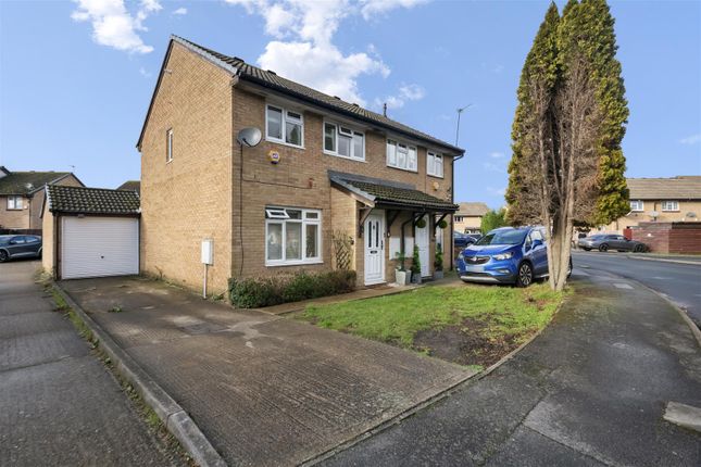 3 bed property, in Ramulis Drive, £499,950