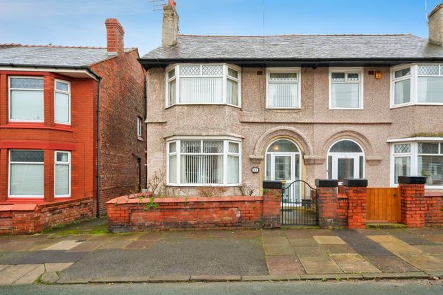 3 bed property, in Cliff Road, £230,000