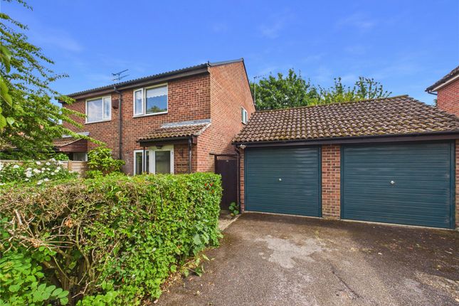 2 bed property, in Cobbold Road, £235,000