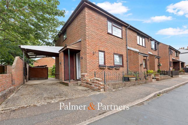 2 bed property, in Oxford Road, £225,000
