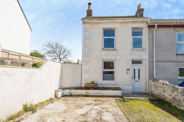 3 bed property, in Gew Terrace, £230,000