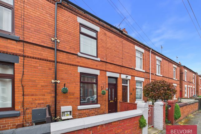 2 bed property, in Vernon Street, £130,000