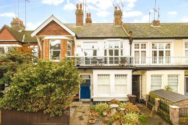 2 bed property, in Thorney Hedge Road, £575,000