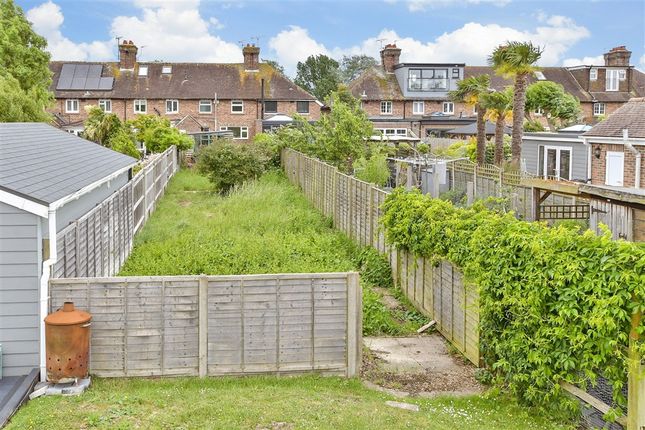 3 bed property, in Fitzalan Road, £400,000