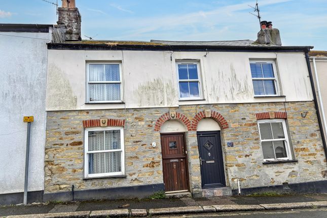2 bed property, in 21 Carclew Street, £40,000
