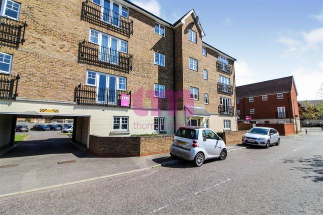 2 bed property, in Caspian Close, £190,000
