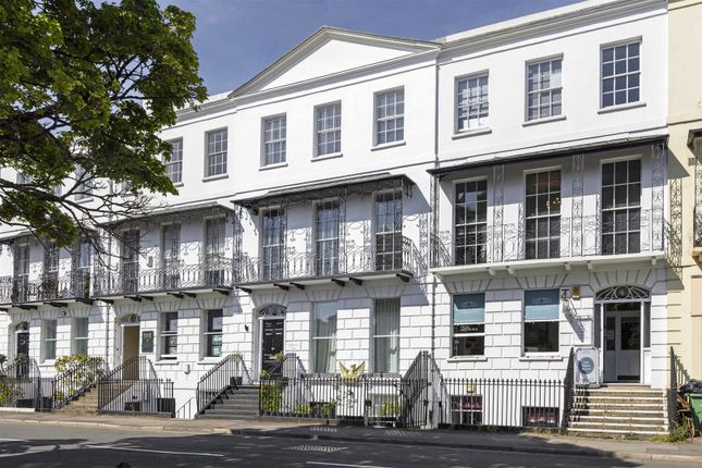 6 bed property, in Crescent Terrace, £1,395,000