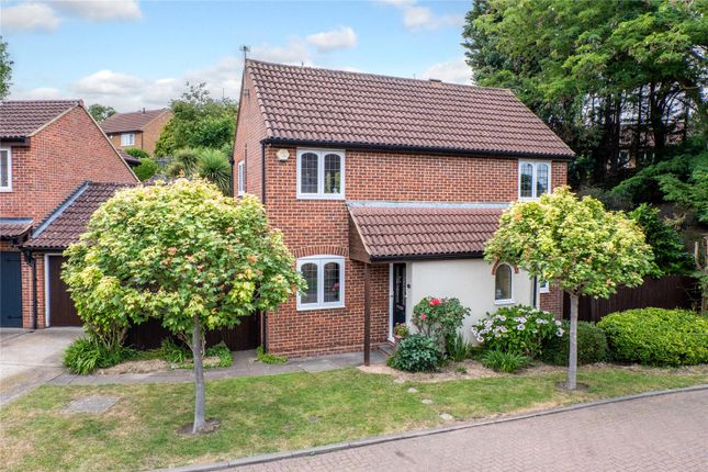 3 bed property, in The Sandpipers, £425,000