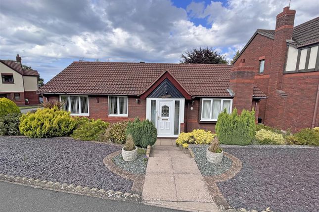 3 bed property, in Bryn Castell, £180,000