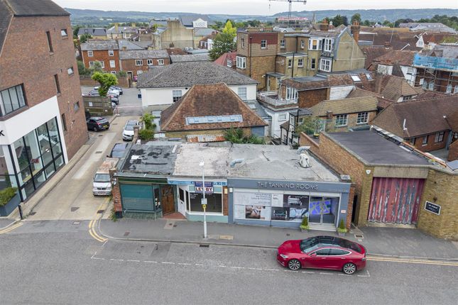 Land, in South Park, £650,000
