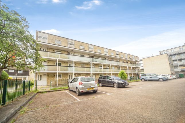 1 bed property, in Golden Grove, £80,000