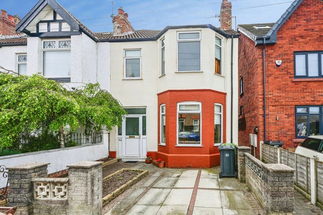 3 bed property, in Alexandra Road, £190,000