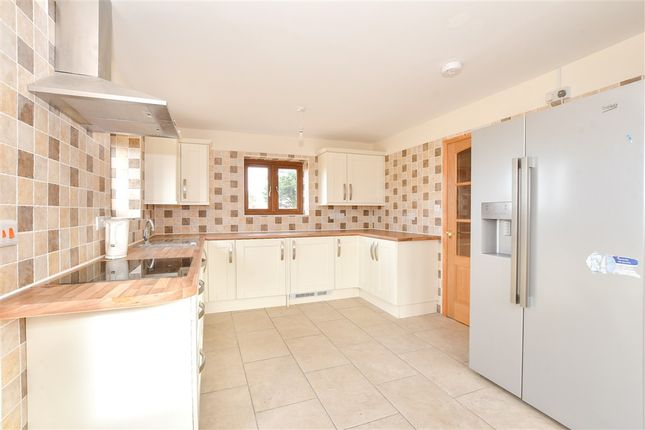 3 bed property, in Canteen Road, £320,000
