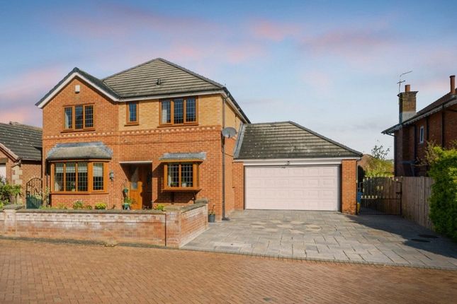 4 bed property, in Elizabeth Close, £450,000