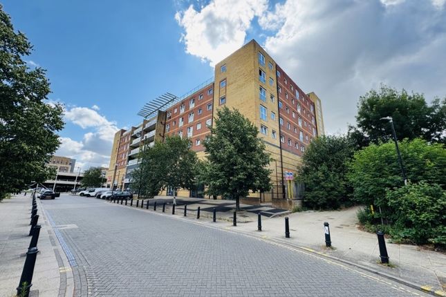 2 bed property, in Flat 37, £155,000