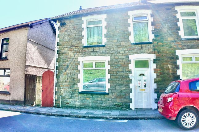 4 bed property, in Tynewydd Terrace, £210,000