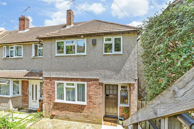 3 bed property, in Cromwell Road, £425,000
