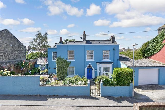 5 bed property, in Booth Place, £700,000
