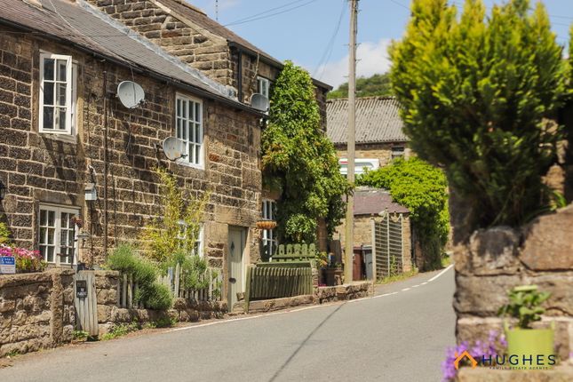 1 bed property, in Cross Cottages, £240,000