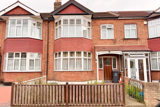 3 bed property, in Haselmere Road, £525,000