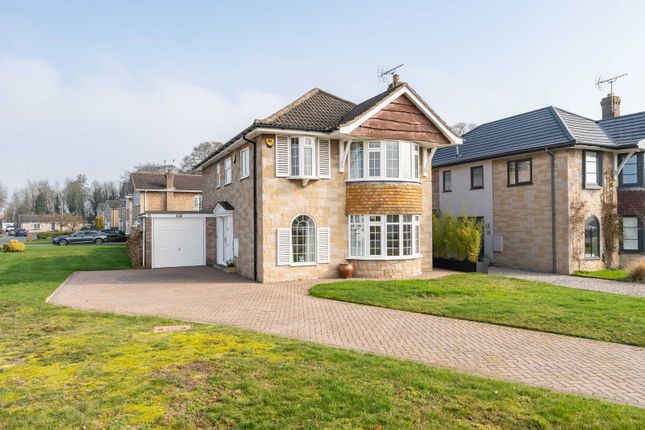 4 bed property, in Huntsmans Lane, £400,000
