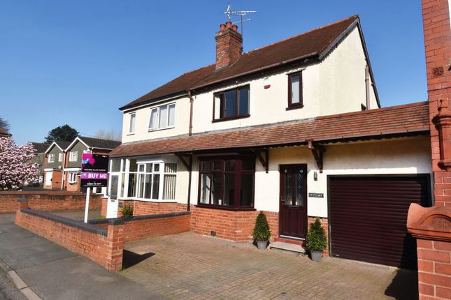 2 bed property, in Broad Street, £240,000