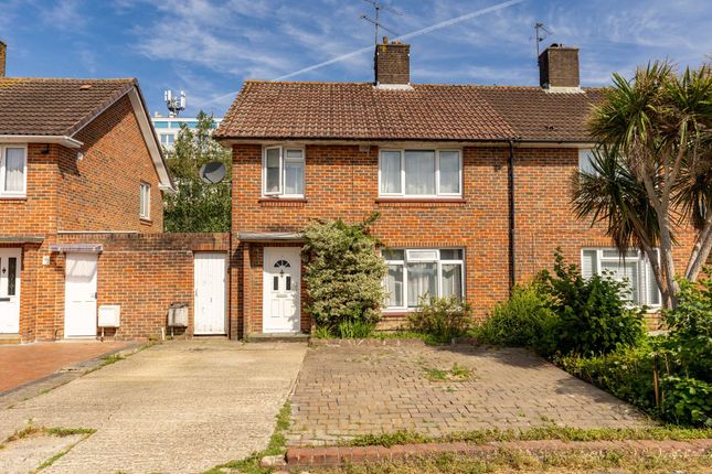3 bed property, in Smalls Mead, £400,000
