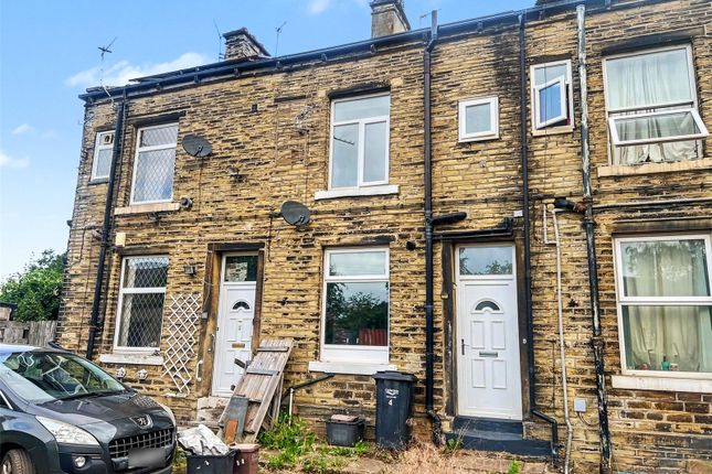1 bed property, in Wakefield Road, £65,000
