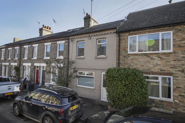 2 bed property, in Ross Street, £450,000