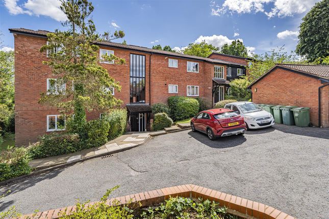 2 bed property, in Battlefield Road, £300,000