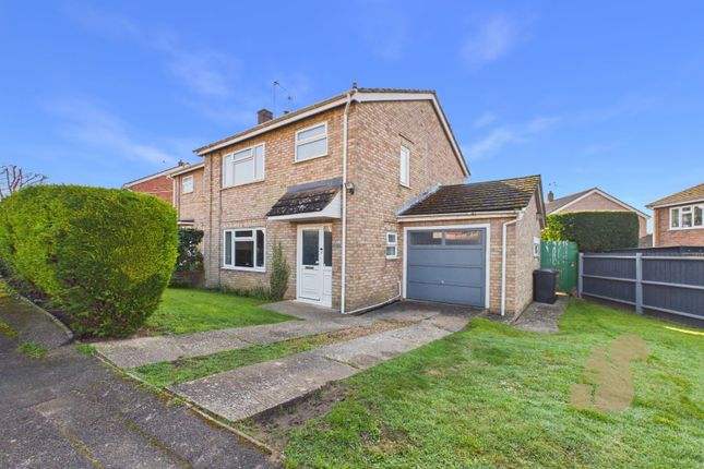 3 bed property, in Churchill Drive, £325,000
