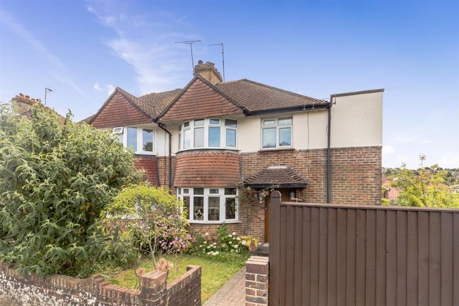 3 bed property, in Dale Crescent, £550,000