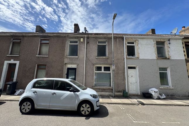 3 bed property, in 49 Llewellyn Street, £55,000