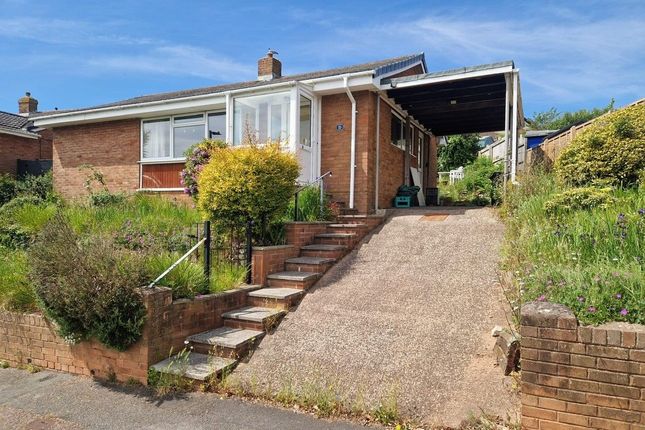 3 bed property, in Parkside Drive, £325,000