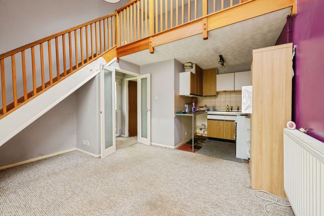 1 bed property, in Medeswell, £80,000