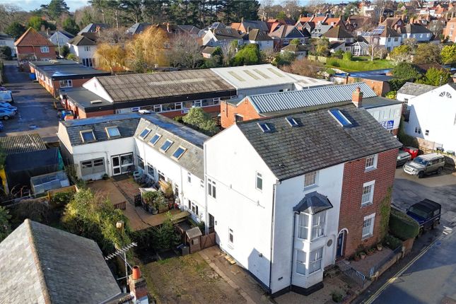 4 bed property, in Bath Road, £799,950