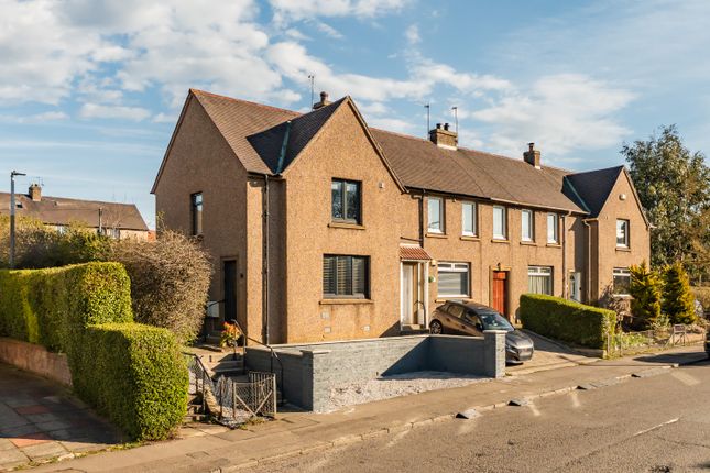 2 bed property, in 140 Drum Brae Drive, £250,000