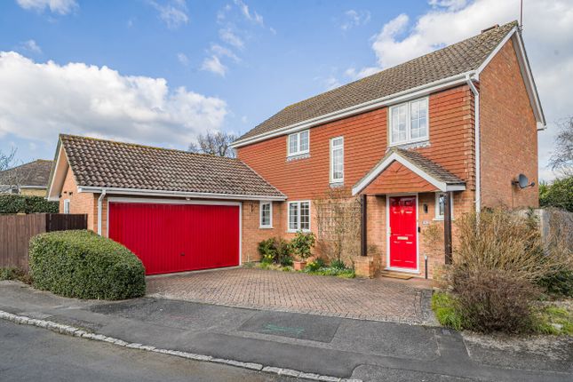 4 bed property, in Aspen Gardens, £650,000